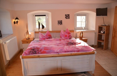 Neunburg vorm Wald House | 150 m² House ∙ 4 bedrooms ∙ 8 guests