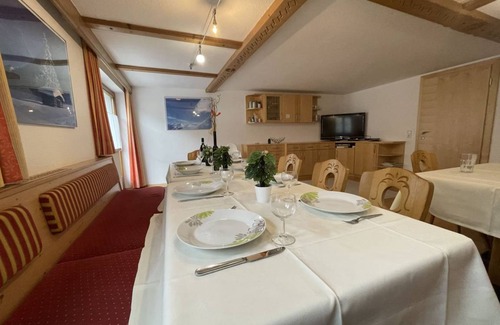 Schnann House | 160 m² House ∙ 8 bedrooms ∙ 10 guests
