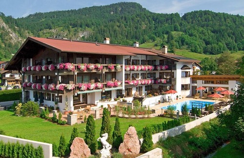 Reit im Winkl Apartment | (18) One-room apartment 37sqm, shower/WC, small kitchenette