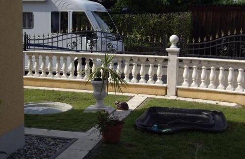 Vohburg an der Donau Bed & Breakfast | 180 m² Bed and breakfast ∙ 8 bedrooms ∙ 19 guests
