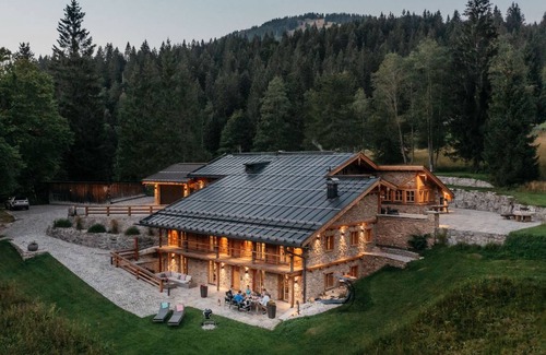 Rottach-Egern Ski Chalet | 182 m² Chalet ∙ 4 bedrooms ∙ 8 guests