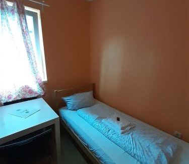 Industriebezirk Hostel | 2-Rent Group Hostel Rooms&Apartments TUB19A