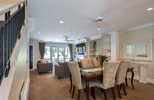 Queenstown House | 200 m² House ∙ 3 bedrooms ∙ 6 guests