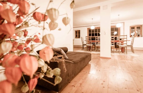 Pfarrkirchen House | 200 m² Motel ∙ 4 bedrooms ∙ 8 guests