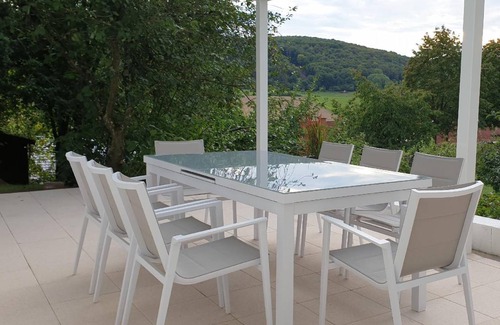 Nuedlingen Apartment | 201 m² Apartment ∙ 3 bedrooms ∙ 9 guests