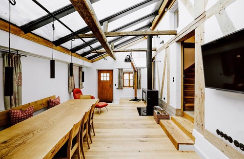 Riedenburg Ski Chalet | 240 m² Chalet ∙ 3 bedrooms ∙ 6 guests