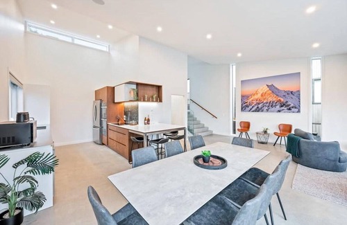 Queenstown Villa | 280 m² Villa ∙ 4 bedrooms ∙ 10 guests