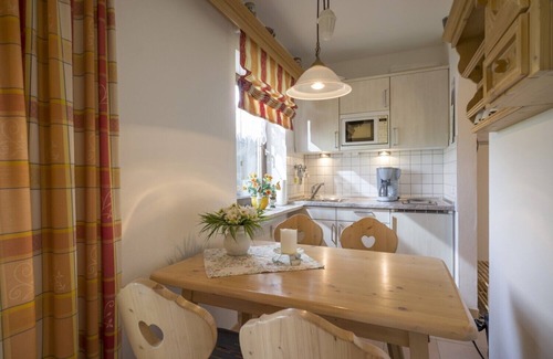 Oberaudorf Apartment | 3 * with a dream view to the mountains sauna playroom kitchen garage027