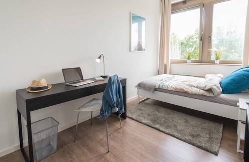 Neuperlach Resort | 300 m² Private room ∙ 1 bedroom ∙ 1 guest