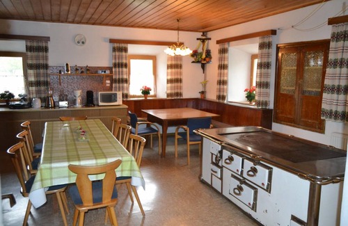 Strassen House | 320 m² House ∙ 5 bedrooms ∙ 19 guests