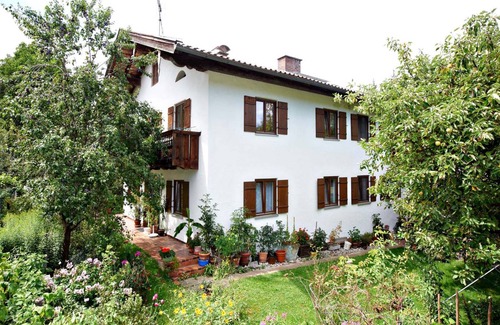 Bad Endorf Apartment | 34 m² Apartment ∙ 2 guests