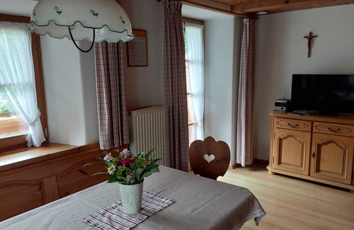 Weissbach an der Alpenstrasse Apartment | 39 m² Apartment ∙ 2 guests