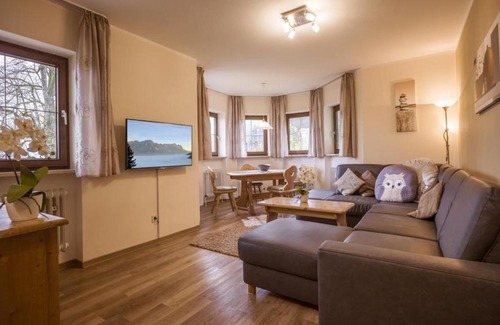 Oberaudorf Apartment | 4 Sterne Erkerwohnung mit dem Panoramablick Sauna Spülmaschine neues Bad Wlan
