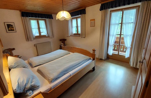 Weissbach an der Alpenstrasse Apartment | 40 m² Apartment ∙ 2 guests