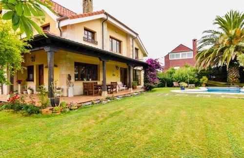 Escobedo Villa | 400 m² Villa ∙ 5 bedrooms ∙ 10 guests