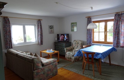 Gollenshausen a.Chiemsee Apartment | 43 m² Apartment ∙ 2 guests