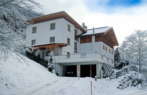 See Apartment | 45 m² Apartment ∙ 1 bedroom ∙ 3 guests