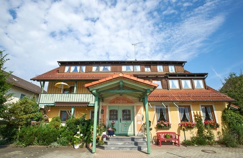 Bad Goegging Apartment | 45 m² Apartment ∙ 1 bedroom ∙ 3 guests