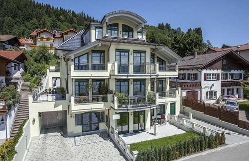 Hopfen am See Apartment | 5 star apartment on Lake Hopfensee directly on the lake with 2 terraces & underground parking space
