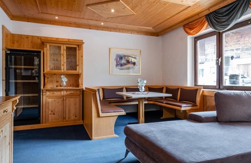 Kelchsau Ski Chalet | 500 m² Chalet ∙ 15 bedrooms ∙ 45 guests