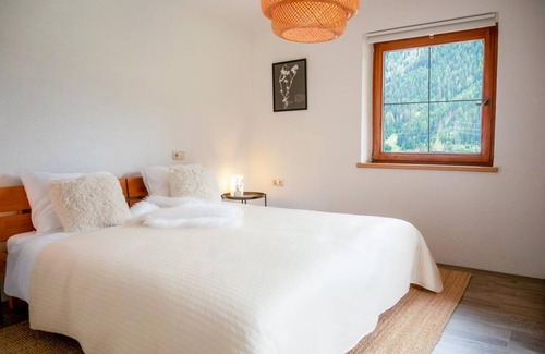 Pettneu am Arlberg House | 580 m² House ∙ 14 bedrooms ∙ 26 guests
