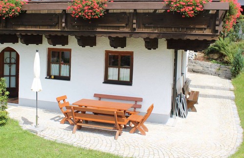 Hauzenberg Apartment | 60 m² Apartment ∙ 2 bedrooms ∙ 5 guests