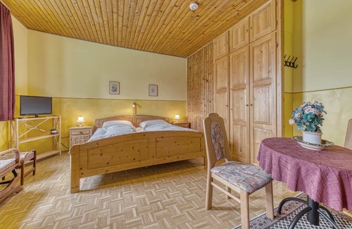 Haidmuhle House | 600 m² Motel ∙ 6 bedrooms ∙ 18 guests