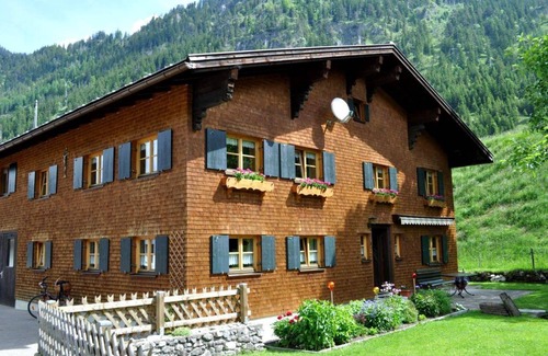 Hinterstein Apartment | 63 m² Apartment ∙ 2 bedrooms ∙ 4 guests