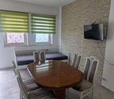 Zirndorf Apartment | 67 m² Apartment ∙ 3 bedrooms ∙ 7 guests