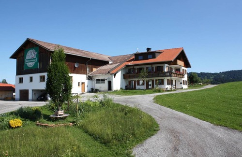 Hopferau Apartment | 70 m² Apartment ∙ 2 bedrooms ∙ 5 guests