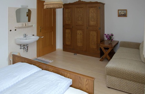 Breitbrunn a. Chiemsee Apartment | 70 m² Apartment ∙ 2 bedrooms ∙ 5 guests