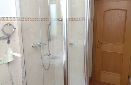 Breitbrunn a. Chiemsee Apartment | 70 m² Apartment ∙ 2 bedrooms ∙ 5 guests