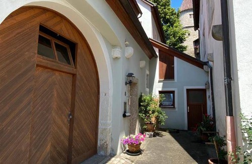 Frickenhausen a. Main Apartment | 70 m² Apartment ∙ 2 bedrooms ∙ 3 guests