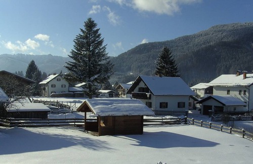 Saulgrub Apartment | 75 m² Apartment ∙ 2 bedrooms ∙ 5 guests