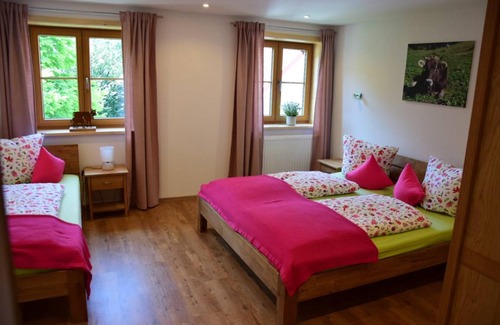 Thalkirchdorf Apartment | 75 m² Apartment ∙ 2 bedrooms ∙ 5 guests