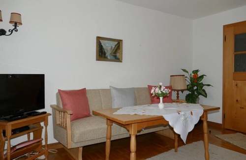 Marquartstein Apartment | 80 m² Apartment ∙ 2 bedrooms ∙ 5 guests