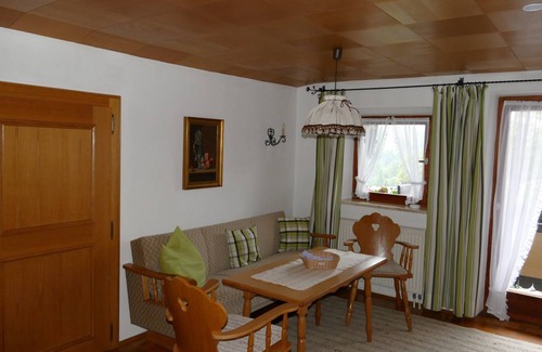 Marquartstein Apartment | 80 m² Apartment ∙ 2 bedrooms ∙ 5 guests
