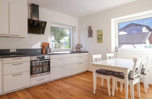 Axams Apartment | 80 m² Apartment ∙ 2 bedrooms ∙ 5 guests