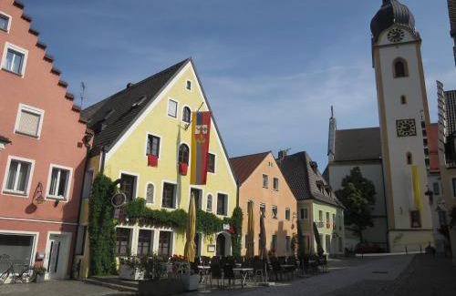 Schwandorf Apartment | 80 m² Apartment ∙ 2 bedrooms ∙ 7 guests
