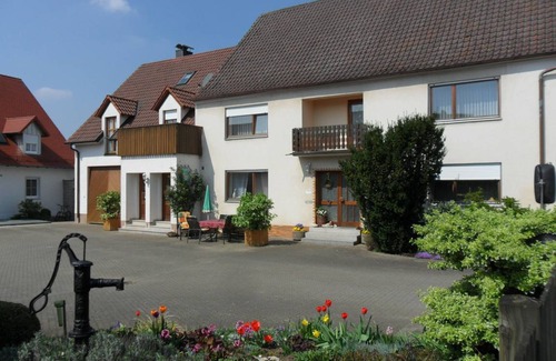 Westheim Apartment | 80 m² Apartment ∙ 2 bedrooms ∙ 4 guests
