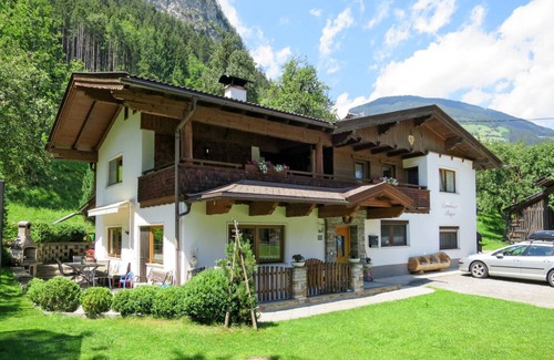 Burgstall Apartment | 80 m² Apartment ∙ 3 bedrooms ∙ 6 guests