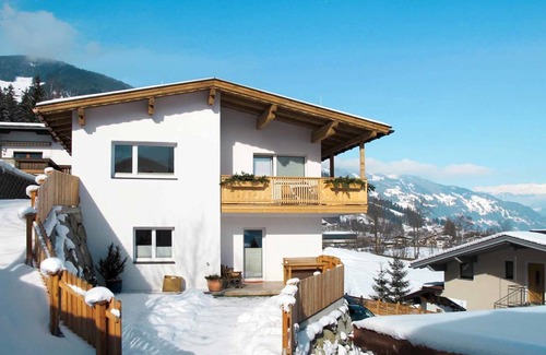 Hoarberg Apartment | 80 m² Apartment ∙ 3 bedrooms ∙ 8 guests