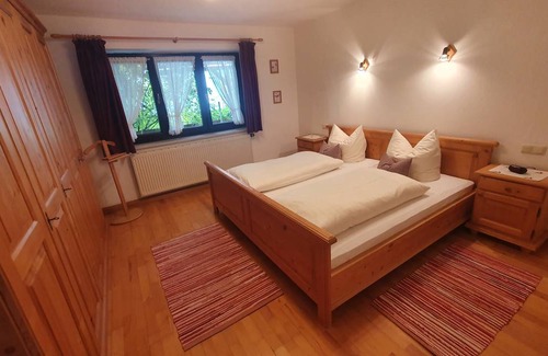 Schleching Apartment | 80 m² Apartment ∙ 2 bedrooms ∙ 4 guests