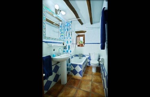 Laroya House | 80 m² Farmhouse ∙ 3 bedrooms ∙ 6 guests