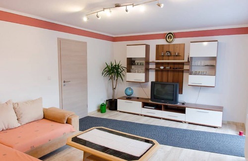 Barnau House | 80 m² House ∙ 2 bedrooms ∙ 4 guests