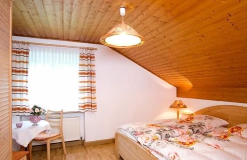 Geyersberg Apartment | 80qm-große Ferienwohnung mit 3 Schlafzimmern und Balkon