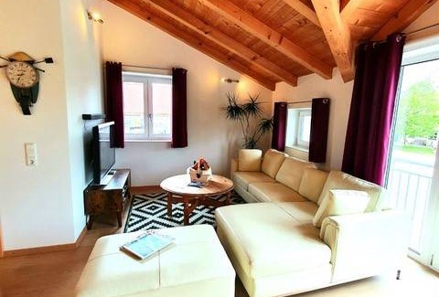 Gollenshausen a.Chiemsee Apartment | 82 m² Apartment ∙ 2 bedrooms ∙ 4 guests