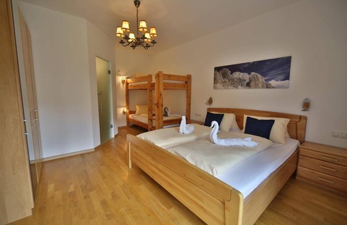 Abfaltersbach Apartment | 85 m² Aparthotel ∙ 2 bedrooms ∙ 4 guests
