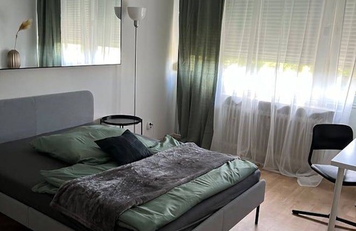Munchen District Apartment | 85 m² Apartment ∙ 4 bedrooms ∙ 4 guests