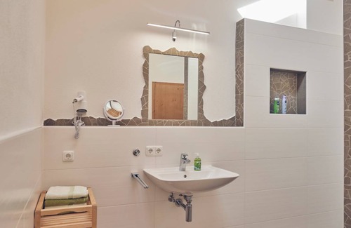 Bad Aibling Apartment | 85 m² Apartment ∙ 2 bedrooms ∙ 4 guests